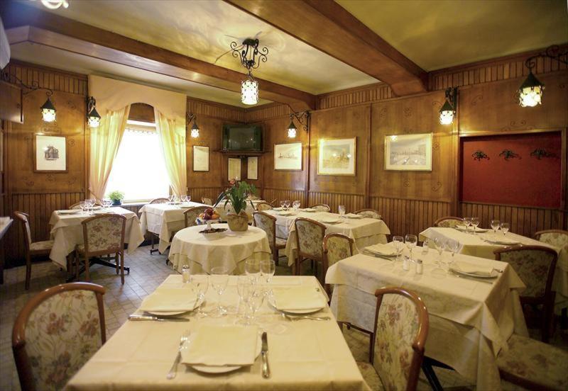 Albergo Badellino Μπρα Εξωτερικό φωτογραφία