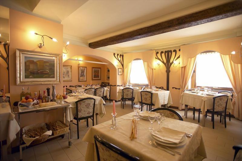 Albergo Badellino Μπρα Εξωτερικό φωτογραφία