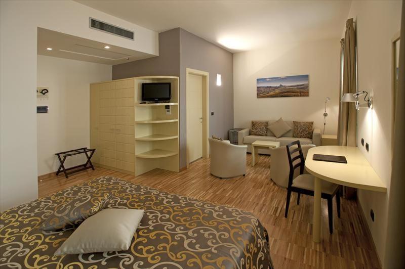 Albergo Badellino Μπρα Εξωτερικό φωτογραφία